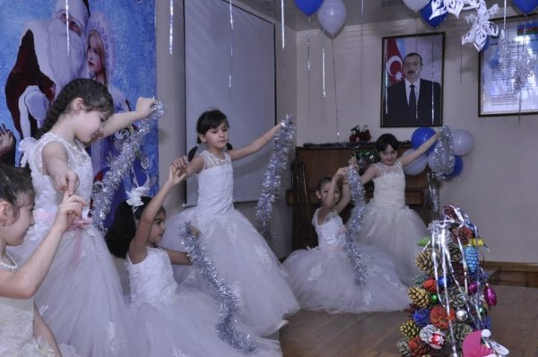Sumqayıtda Sağlamlıq imkanları məhdud uşaqlar üçün xüsusi məktəbdə bayram tədbiri keçirilib - VİDEO (FOTOLAR)