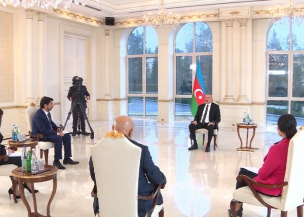 İlham Əliyev yerli televiziya kanallarına müsahibə verir