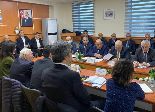 Neft-qaz hasilatı ilə məşğul olan müəssisələrlə ekoloji tələblər müzakirə edildi - FOTO
