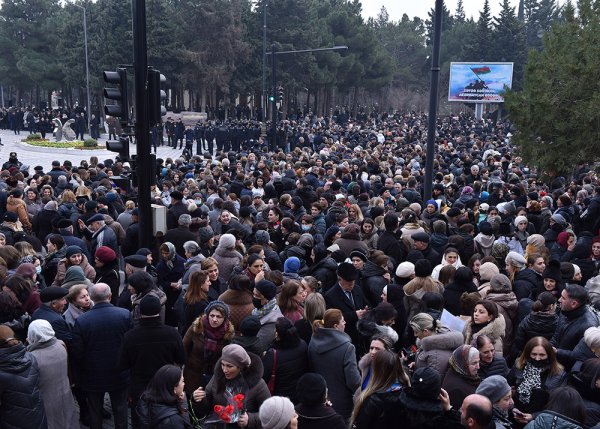 Sumqayıtda 20 Yanvar faciəsinin 33-cü ildönümü ilə əlaqədar anım mərasimi keçirilib – FOTO