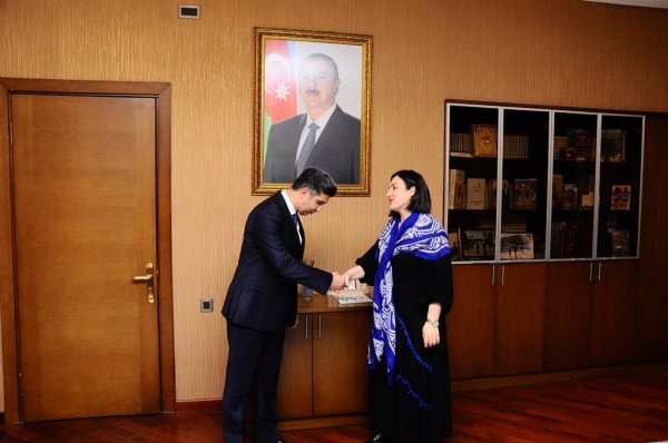 İcra başçısı Sumqayıtlı Şəhid Dövlətzadə Cəbrayılın anası ilə görüşüb - FOTO