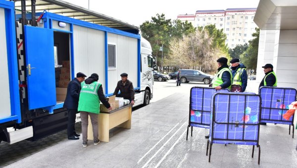 Sumqayıtdan Türkiyəyə daha 4 modul tipli konteyner və 175 min manatlıq humanitar yardım yola salınıb - FOTO