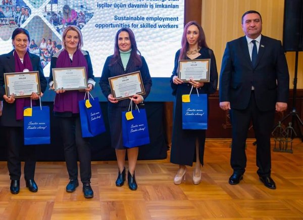 Deputatlar "Peşə bacarığı olan işçilər üçün davamlı iş imkanları" adlı tədbirdə - FOTO