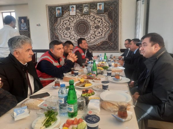 Deputatlar Hümam İsmayıllının yas mərasimində iştirak ediblər - FOTO