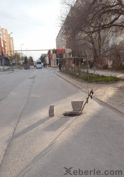 Sumqayıtda agzı açıq quyu insanlar üçün təhlükə mənbəyinə çevrilib - FOTO