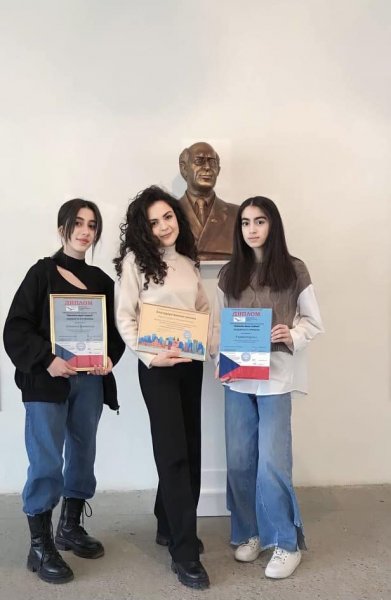 Sumqayıtlı şagirdlər Beynəlxalq müsabiqədə iştirak ediblər - FOTO