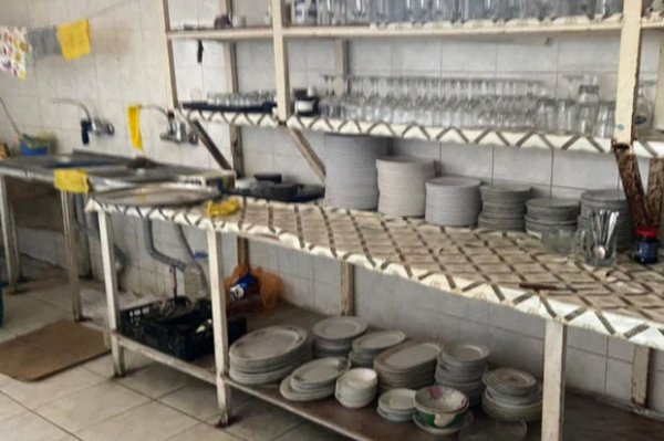 Sumqayıtda “Zəngəzur” restoranında mənşəyi məlum olmayan məhsullar aşkar edilib - FOTO Sumqayıtda “Zəngəzur” restoranında mənşəyi məlum olmayan məhsullar aşkar edilib - FOTO