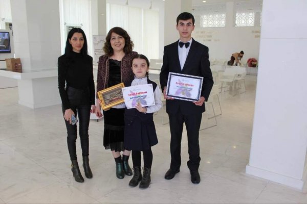 Sumqayıtlı məktəblilər Fəxri fərmanla təltif olunublar - FOTO