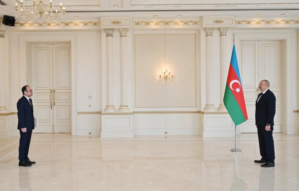 Prezident yeni səfirin etimadnaməsini qəbul etdi - FOTO