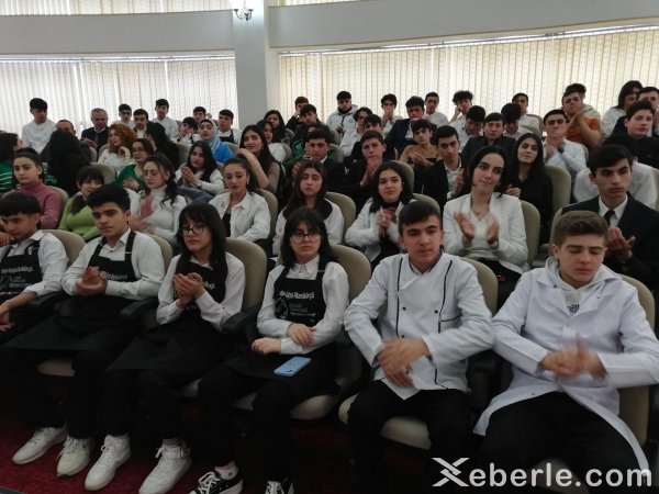 Sumqayıt polisi narkomaniyanın fəsadları barədə gəncləri maarifləndirir - FOTO