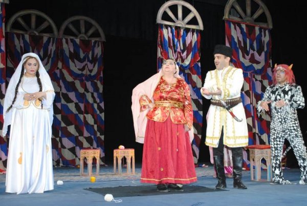 Sumqayıt teatrında 55 il sonra yenidən  "Müsyo Jordan və Dərviş Məstəli Şah" - FOTOLAR