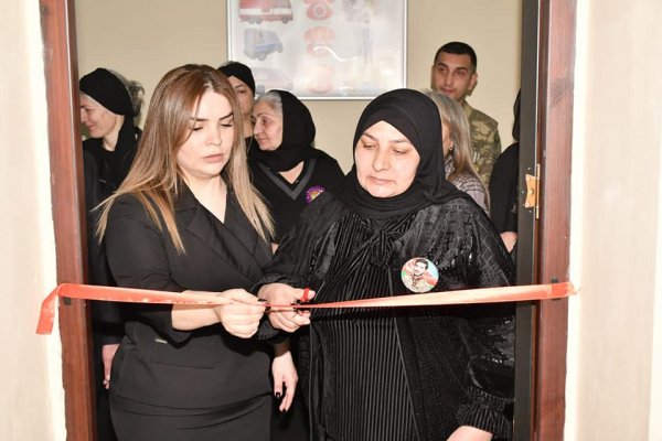 Sumqayıtın bu məktəbində 15 şəhidin adını daşıyan sinif otağının açılışı olub - FOTOLAR
