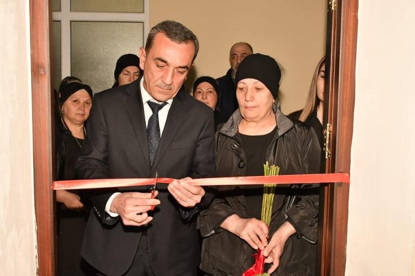 Sumqayıtın bu məktəbində 15 şəhidin adını daşıyan sinif otağının açılışı olub - FOTOLAR