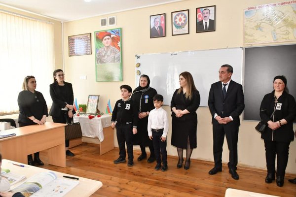 Sumqayıtın bu məktəbində 15 şəhidin adını daşıyan sinif otağının açılışı olub - FOTOLAR