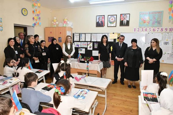 Sumqayıtın bu məktəbində 15 şəhidin adını daşıyan sinif otağının açılışı olub - FOTOLAR