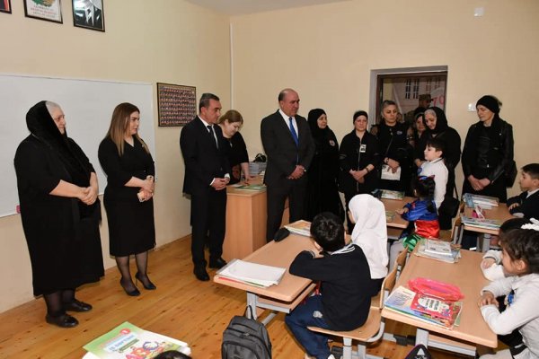 Sumqayıtın bu məktəbində 15 şəhidin adını daşıyan sinif otağının açılışı olub - FOTOLAR