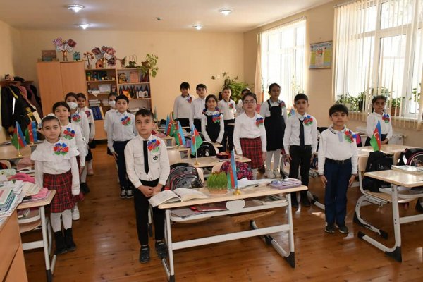 Sumqayıtın bu məktəbində 15 şəhidin adını daşıyan sinif otağının açılışı olub - FOTOLAR