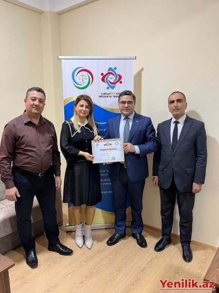 Sumqayıt 1 saylı Mediasiya təşkilatı bir qrup vəkilə təşəkkür elan edib - FOTO