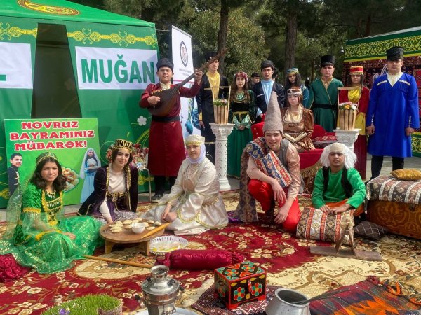 Xidmət Sahələri üzrə Sumqayıt Dövlət Peşə Təhsil Mərkəzi ümumşəhər bayram tədbirində iştirak edib - FOTOLAR Xidmət Sahələri üzrə Sumqayıt Dövlət Peşə Təhsil Mərkəzi ümumşəhər bayram tədbirində iştirak edib - FOTOLAR