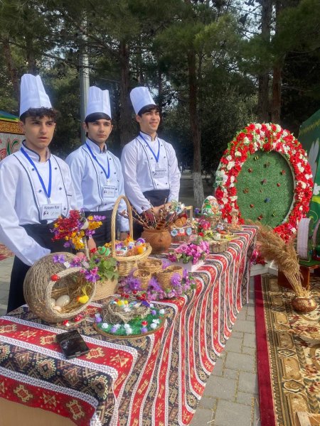 Xidmət Sahələri üzrə Sumqayıt Dövlət Peşə Təhsil Mərkəzi ümumşəhər bayram tədbirində iştirak edib - FOTOLAR Xidmət Sahələri üzrə Sumqayıt Dövlət Peşə Təhsil Mərkəzi ümumşəhər bayram tədbirində iştirak edib - FOTOLAR