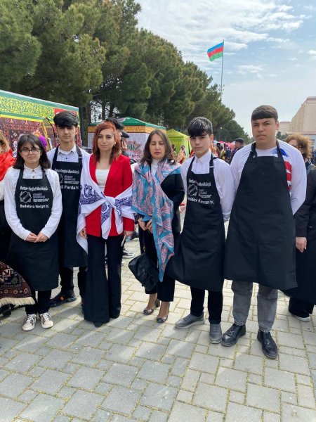 Xidmət Sahələri üzrə Sumqayıt Dövlət Peşə Təhsil Mərkəzi ümumşəhər bayram tədbirində iştirak edib - FOTOLAR Xidmət Sahələri üzrə Sumqayıt Dövlət Peşə Təhsil Mərkəzi ümumşəhər bayram tədbirində iştirak edib - FOTOLAR