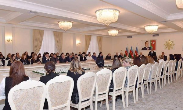 Sumqayıtda “Azərbaycanlıların soyqırımı aktlarının dünya ictimaiyyətinə çatdırılmasında Heydər Əliyevin rolu” mövzusunda konfrans keçirilib - FOTO