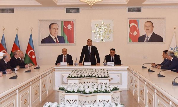Sumqayıtda “Azərbaycanlıların soyqırımı aktlarının dünya ictimaiyyətinə çatdırılmasında Heydər Əliyevin rolu” mövzusunda konfrans keçirilib - FOTO
