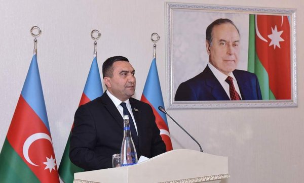 Sumqayıtda “Azərbaycanlıların soyqırımı aktlarının dünya ictimaiyyətinə çatdırılmasında Heydər Əliyevin rolu” mövzusunda konfrans keçirilib - FOTO