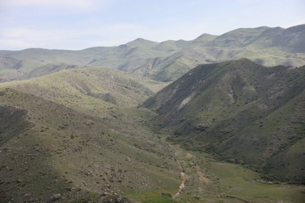 Fransalı nazir Ermənistan-Azərbaycan sərhədində - Fotolar