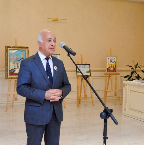 Sumqayıtda gənc rəssam Mehriban Əliyevanın “Mənim rəngli dünyam” adlı fərdi sərgisi təşkil olunub - FOTO