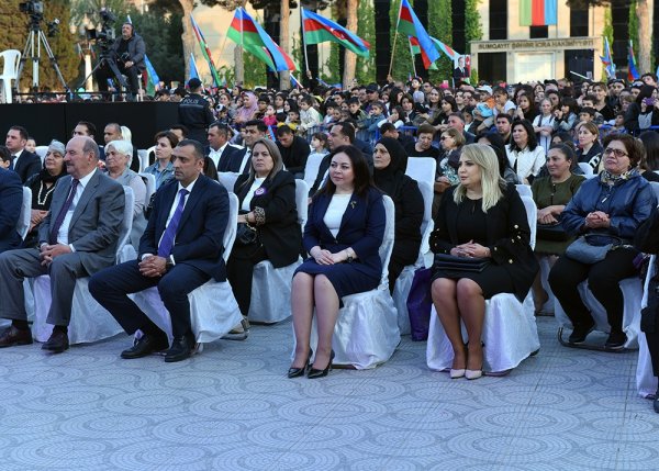 Heydər Əliyevin 100 illiyi ilə əlaqədar Sumqayıtda möhtəşəm konsert keçirilib - FOTOLAR