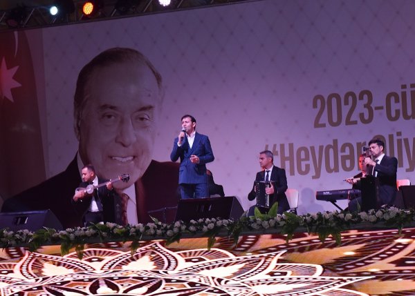 Heydər Əliyevin 100 illiyi ilə əlaqədar Sumqayıtda möhtəşəm konsert keçirilib - FOTOLAR