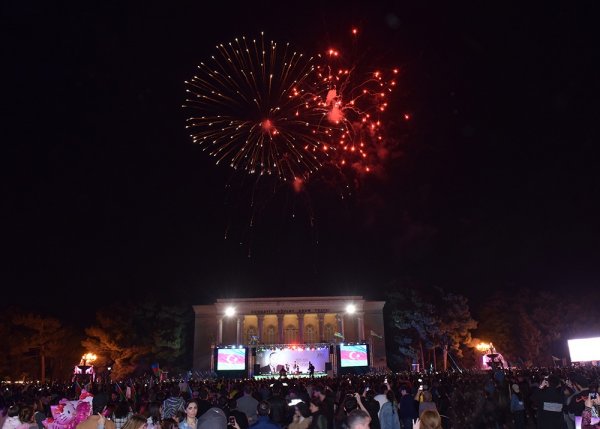 Heydər Əliyevin 100 illiyi ilə əlaqədar Sumqayıtda möhtəşəm konsert keçirilib - FOTOLAR