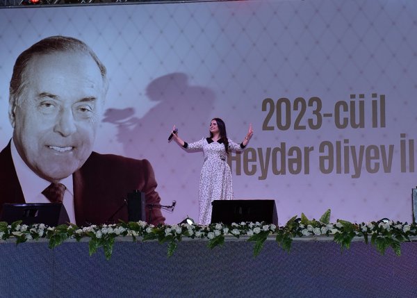 Heydər Əliyevin 100 illiyi ilə əlaqədar Sumqayıtda möhtəşəm konsert keçirilib - FOTOLAR