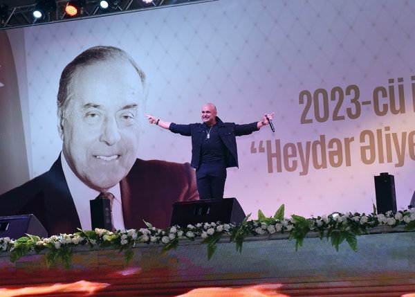Heydər Əliyevin 100 illiyi ilə əlaqədar Sumqayıtda möhtəşəm konsert keçirilib - FOTOLAR