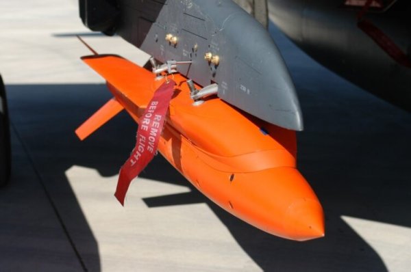 Azərbaycanın SU-25 təyyarəsinə NATO sursatları əlavə olundu - FOTO