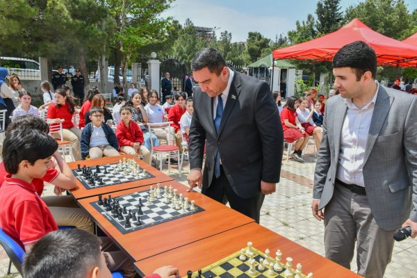 Sumqayıtda şahmat seansı təşkil edilib - FOTOLAR