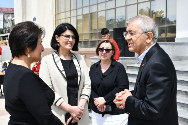 Sumqayıtda şahmat seansı təşkil edilib - FOTOLAR
