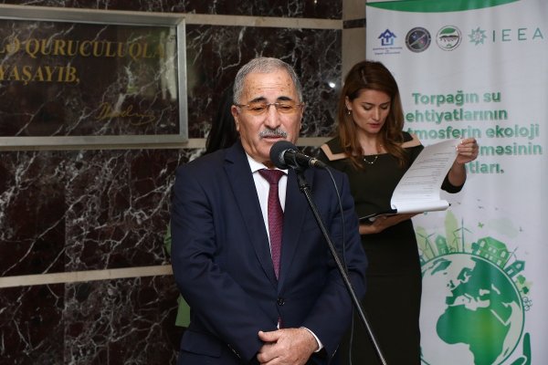 Sumqayıt məktəbliləridə layihələrlə  Heydər Əliyevə həsr olunmuş konfransda iştirak edib - FOTOLAR