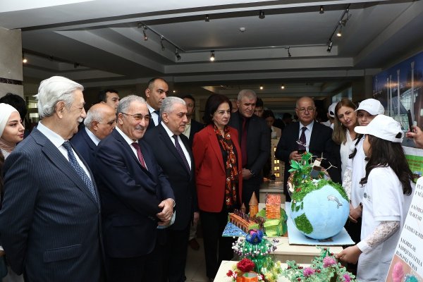 Sumqayıt məktəbliləridə layihələrlə  Heydər Əliyevə həsr olunmuş konfransda iştirak edib - FOTOLAR