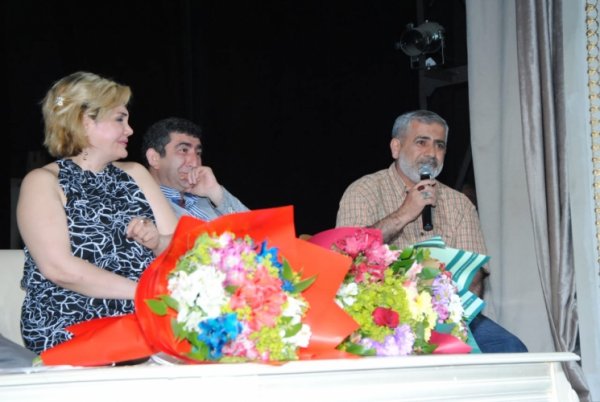 Sumqayıt teatrında "Kimdir müqəssir" tamaşası nümayiş olunub