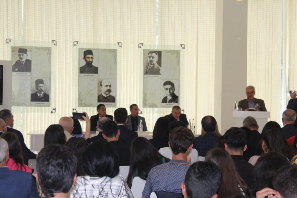 Sumqayıtda detektiv yazar Elbrus Kəlbiyevlə görüş və imza günü keçirildi – FOTOLAR,VİDEO