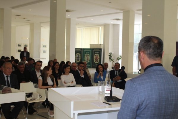 Sumqayıtda detektiv yazar Elbrus Kəlbiyevlə görüş və imza günü keçirildi – FOTOLAR,VİDEO