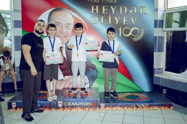 Sumqayıtda üzgüçülük üzrə açıq birincilik keçirilib - FOTO