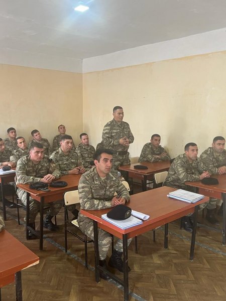 Sumqayıtda hərbçilər maarifləndirilib - FOTOLAR