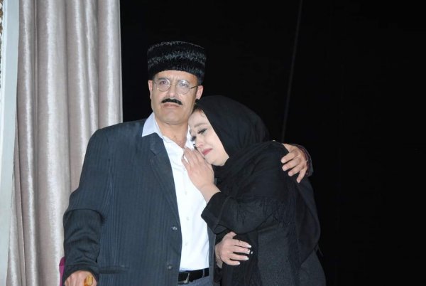 Məktəbli Sumqayıt teatrında göstərilən tamaşada rol alıb - FOTO