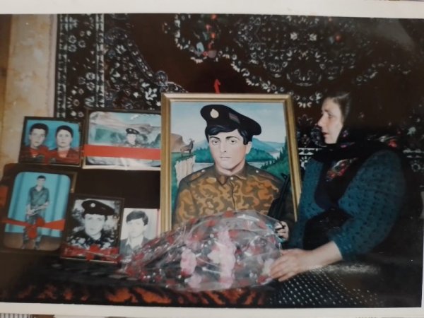 Təkbaşına üç silahlı ermənini ram edən, döyüş dostlarını mühasirədən qurtaran sumqayıtlı “MALIŞ” - FOTOLAR