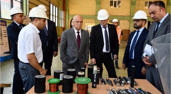 AFEZ səlahiyyətli qurumunun İdarə Heyətinin sədri Sumqayıt Kimya Sənaye Parkının fəaliyyəti ilə tanış olub FOTO