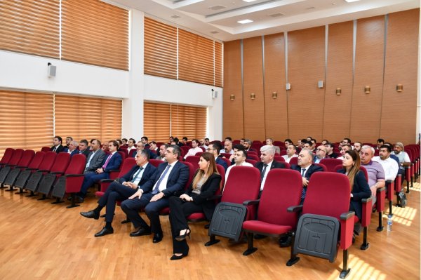 AFEZ səlahiyyətli qurumunun İdarə Heyətinin sədri Sumqayıt Kimya Sənaye Parkının fəaliyyəti ilə tanış olub FOTO