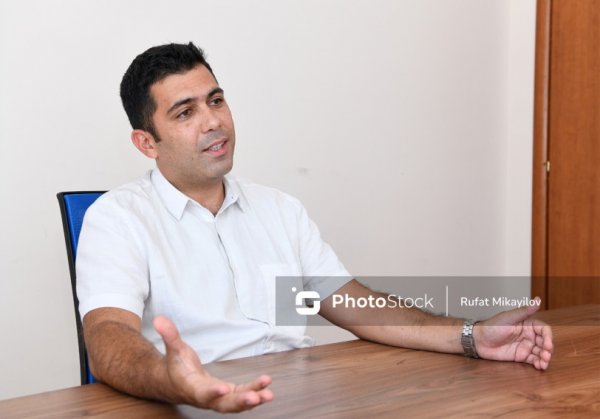 Kambocada müəllim işləyən sumqayıtlı: Qırmızı zərflərə pul qoyub hədiyyə verirlər Kambocada müəllim işləyən sumqayıtlı: Qırmızı zərflərə pul qoyub hədiyyə verirlər